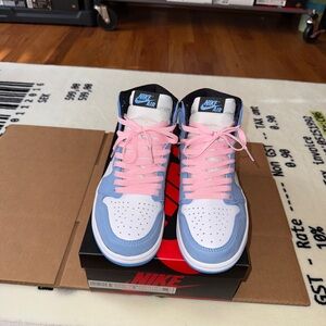 Air Jordan 1 University Blue